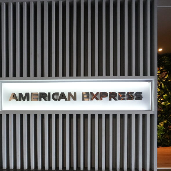 American Express Lounge Bar 13