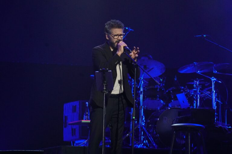 JESÚS ADRIAN ROMERO 10