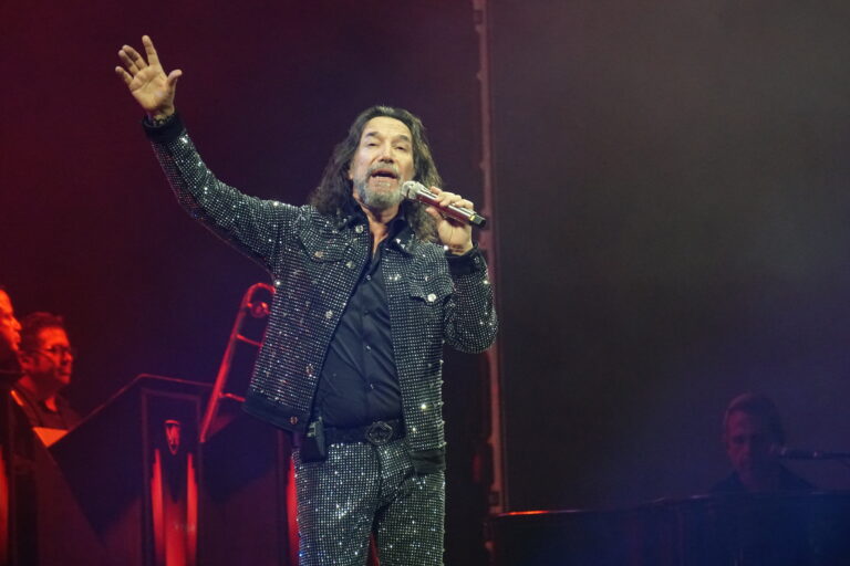 MARCO ANTONIO SOLIS 23