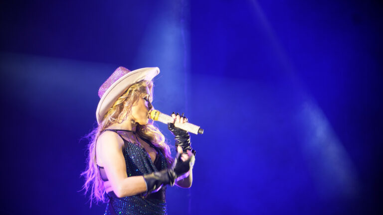 PAULINA RUBIO 25