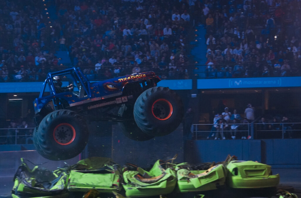 MONSTER TRUCK 37