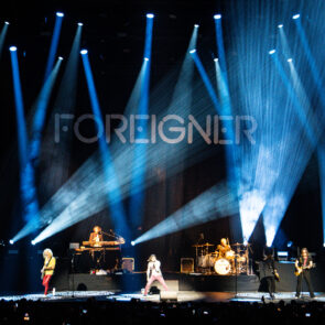 FOREIGNER 15