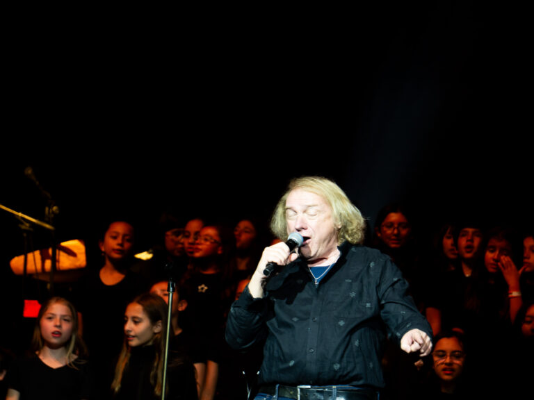FOREIGNER 25