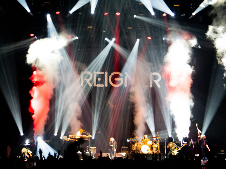 FOREIGNER 28