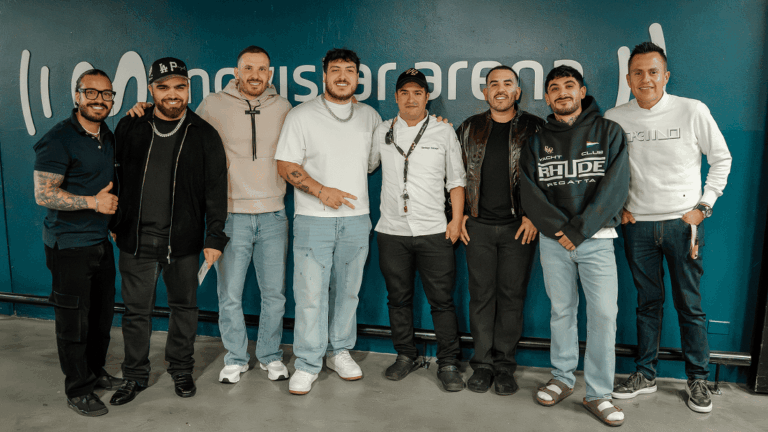 Grupo Frontera 26
