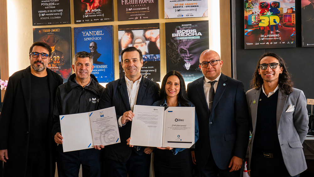 Movistar Arena continúa consolidándose como un referente en  sostenibilidad, impulsando no solo iniciativas ambientales, sino  también acciones de responsabilidad social que generan un  impacto positivo en diversas comunidades.